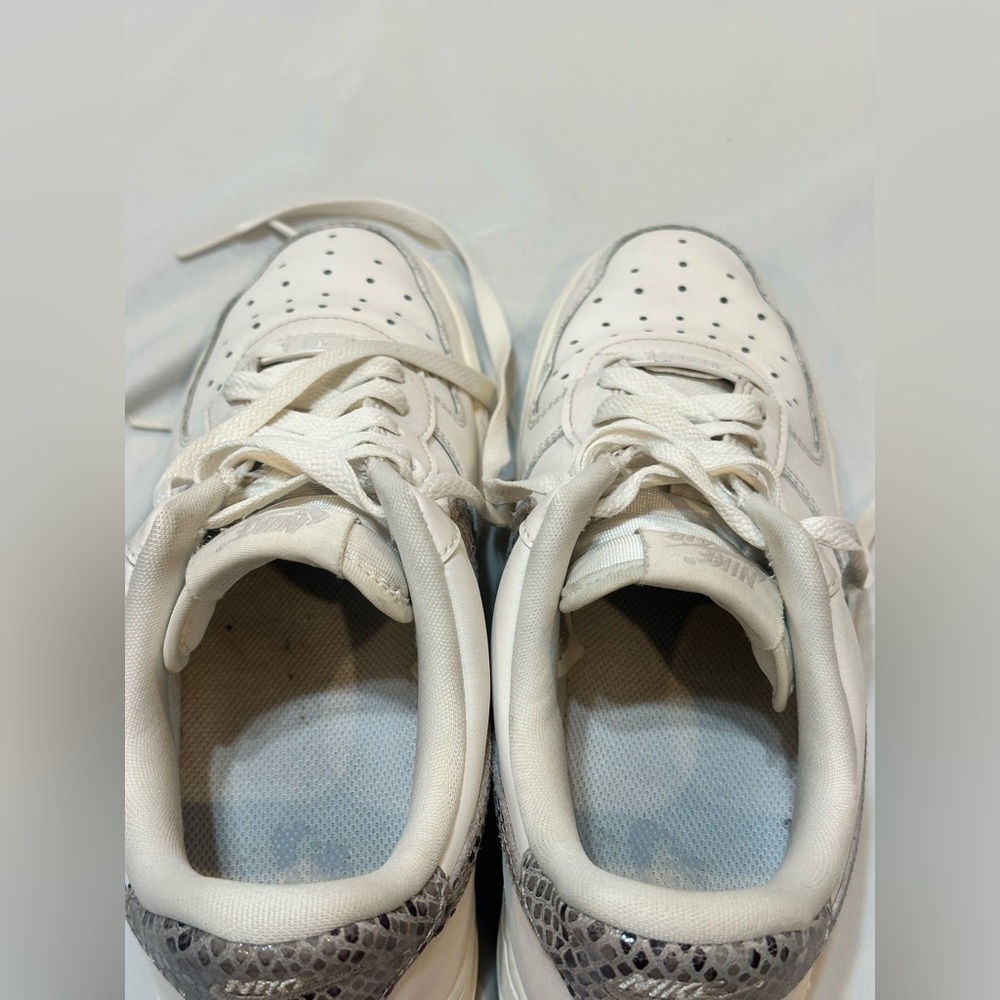 Nike Women's Air Force 1 '07 "Snakeskin Phantom/Iron Ore - Picture 12 of 15